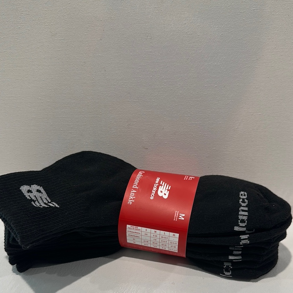 NWT New Balance Black Ankle high (6) Pack Socks.